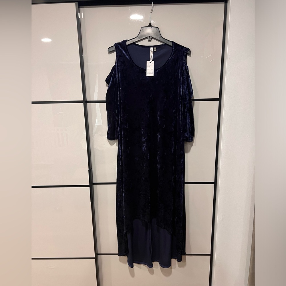 New NY Collections Woman 1X dress. Velvet dark blue